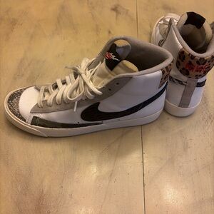 Nike Mens Size 10.5 Blazer Mid ‘77 Vintage Tunnel Walk Animal Instincts